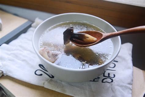 鸡枞菌汤的烹饪方法