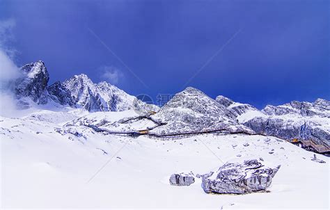 有谁能告诉我丽江的雪山是什么样的