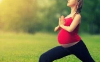 怀孕期瑜伽动作