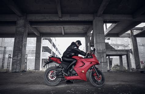 機(jī)車女孩歌詞？？？