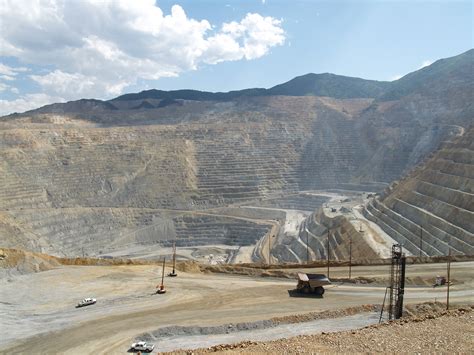 全球最大露天矿井：堪比4个摩纳哥，黄金产量超189国黄金储备