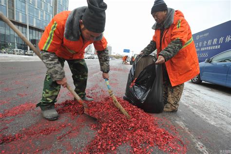 鞭炮炸小鸡视频