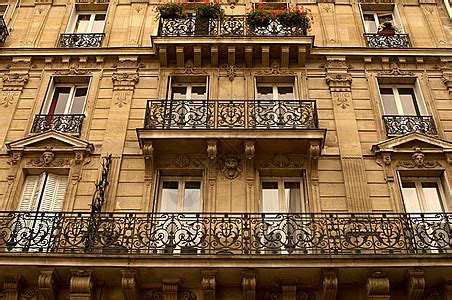 在巴黎4个人一起合租一套公寓需要多少钱?