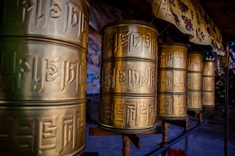 關(guān)于轉(zhuǎn)經(jīng)筒,我向高人請教個問題