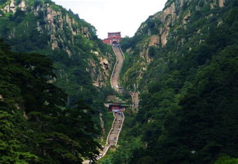 泰山十八盘几级台阶?
