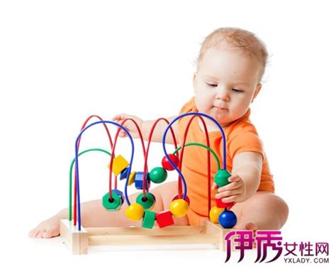 六个月孩子适合玩什么玩具