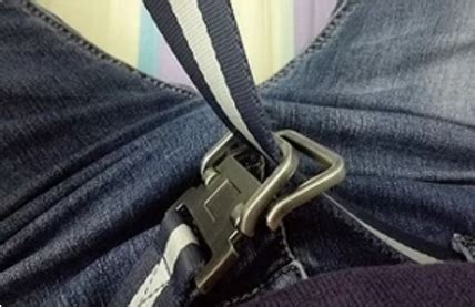 雙肩背包怎么系