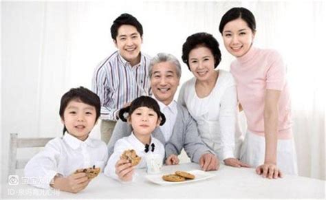 宝宝自己带还是老人带