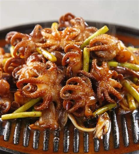 章鱼爆头小姐姐