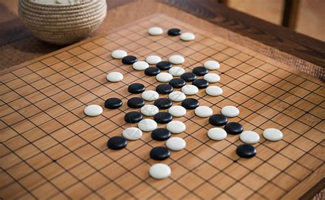 圍棋棋盤上的九個(gè)小圓點(diǎn)被叫做