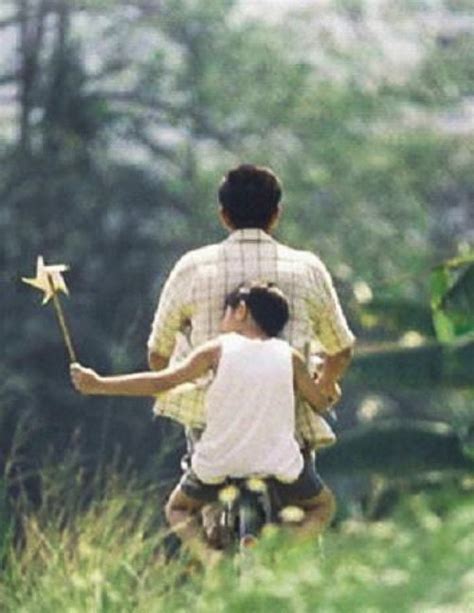 父亲的背影_抒情记叙文作文700字[精选4则]