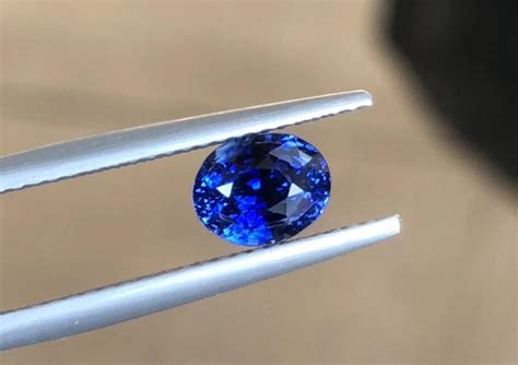 深藍色 天然 透明石頭