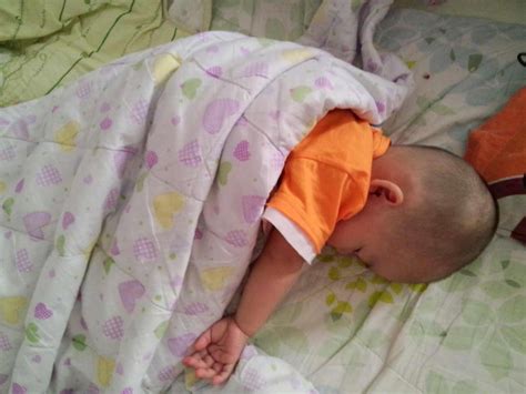 孕妇睡觉蹬被子会不会冻着宝宝