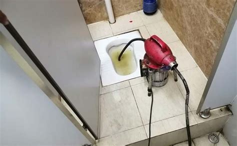 我想知道疏通下水道的電話,有人知道嗎?幫幫忙,謝謝啦!