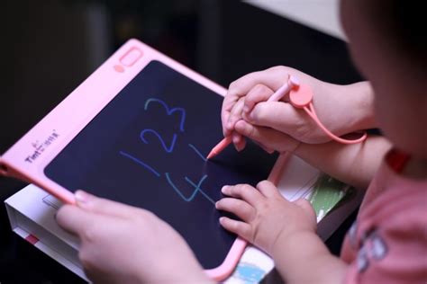 TintZone绘特美Z系列彩色液晶画板上手体验：孩子涂鸦好帮手