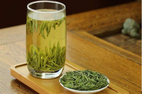 怎樣才使青茶葉更綠和怎樣制作才使竹葉青沖泡后成豎型?