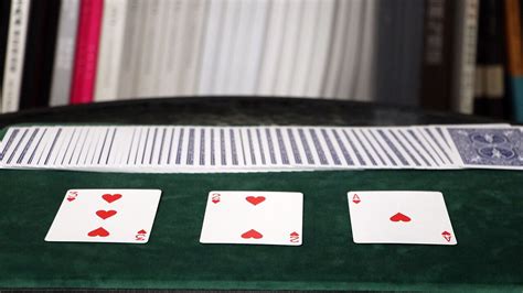 扑克牌魔术的手法是怎样?详细教下