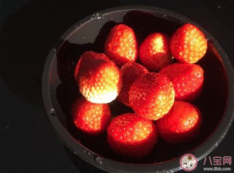 关于描写草莓的语句