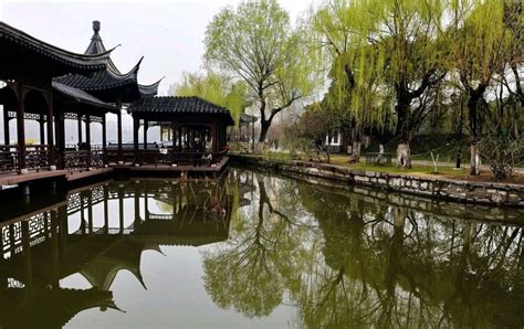 莫愁湖公园在南京下还是在南京西下近些