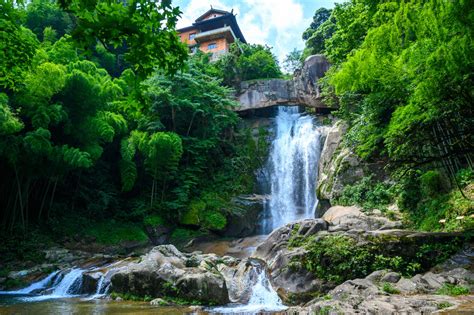 夏天去天泰山温泉小镇好玩吗?