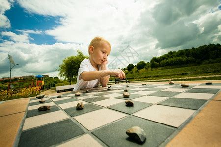 你知道跳棋的游戏规则是怎样的?