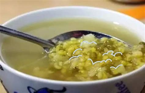 熬綠豆湯昰放冰糖好還昰白糖好?