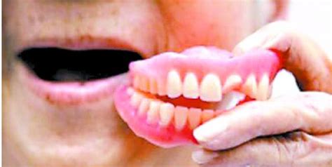 老人牙床萎缩严重还能戴假牙吗
