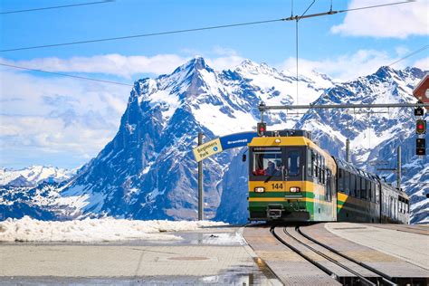 世界上最慢的景观列车在瑞士，全程300公里