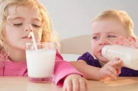 14岁孩子可以喝中老年人的奶粉吗