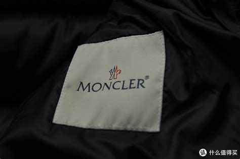 这个字母的衣服是什么牌子用中文翻译MONCLER