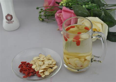 罗汉果菊花金银花可以一起泡茶喝吗?