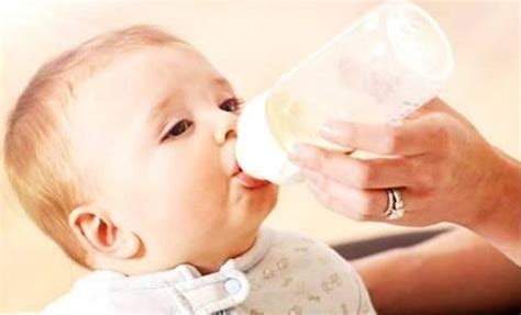 宝宝喝妈妈胸口的奶是怎样的呢