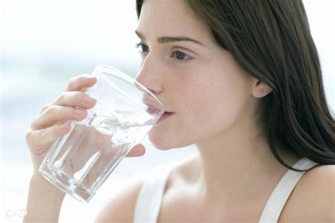 感冒的时候多喝热水有用吗