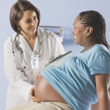 胎动的时候准妈妈应该怎么做