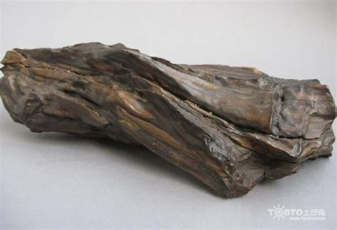 這塊硅化木值多少錢.有收藏價值嗎