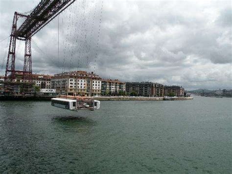 全球第一座拉索桥，就像缆车一样运送行人和车辆