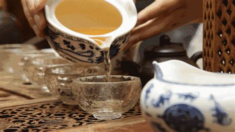 乌龙茶是不是就是红茶?