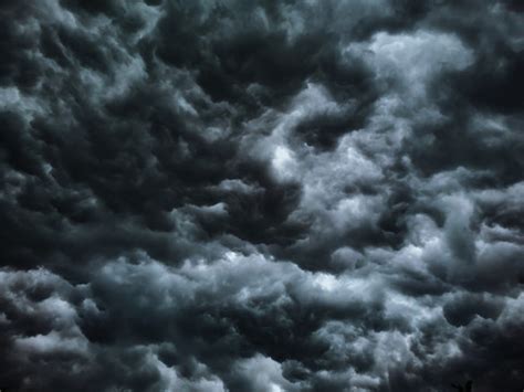 乌云遮日终散去诗句