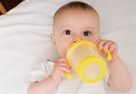 幼儿吃奶粉吃几岁最好