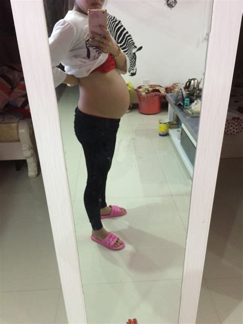 欧美女生怀孕1到10个月肚子变化