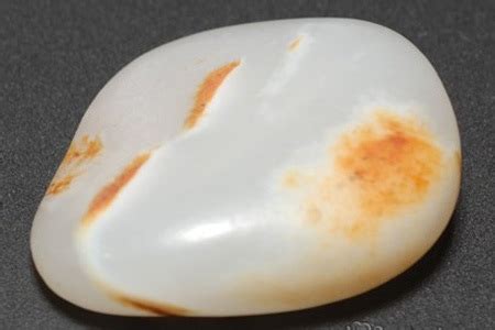 石英石和玉石有甚么區別