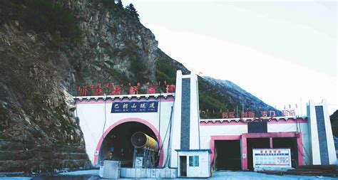 巴朗山的介绍