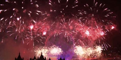 绚烂的烟花_放烟花作文300字[共计6篇]