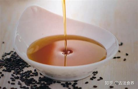 商店賣的芝麻油如何辯別他的真假呢,,
