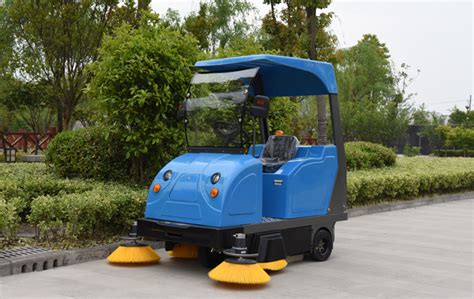 環衛掃地車、環衛清掃車,環衛掃路車這三種車是一樣的嗎?價格是不是也差不多?有沒有相關的視頻或者圖片可以了解下?