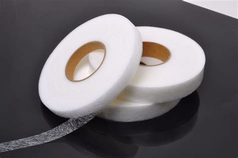 內(nèi)衣用熱熔膠膜在使用時(shí)著重注意哪些事項(xiàng)?就是對(duì)熱熔膠膜要求是?