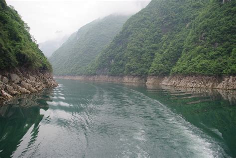 天子山瀑布北江小三峡离得远不远
