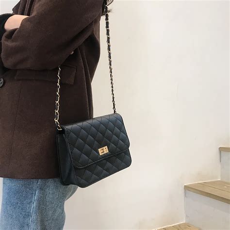 最新款女士斜挎包推薦