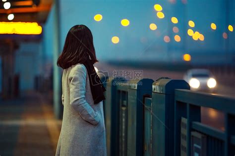 夜晚散步的句子唯美