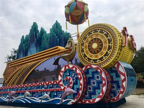 “壮美广西”彩车在北京奥林匹克公园展出